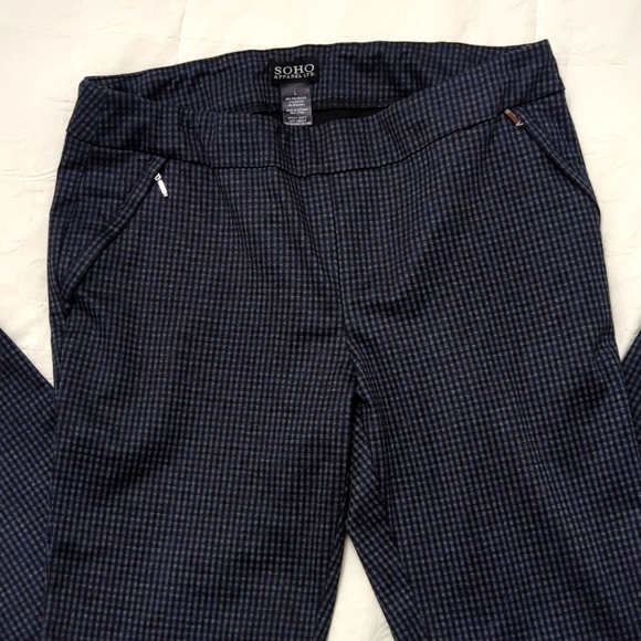 Soho Apparel Ltd. Size L - Picture 4 of 6